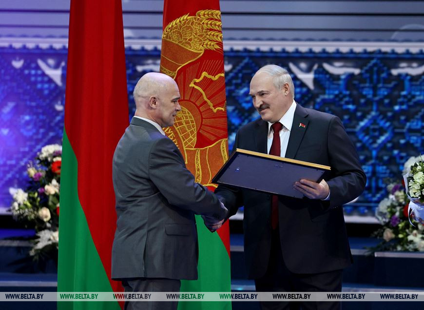 Премии "За духовное возрождение" удостоен за участие в создании мемориального комплекса на месте сожженной деревни Ола в Светлогорском районе Гомельской области главный архитектор проекта ОАО "Институт Гомельгражданпроект" Сергей Первицкий