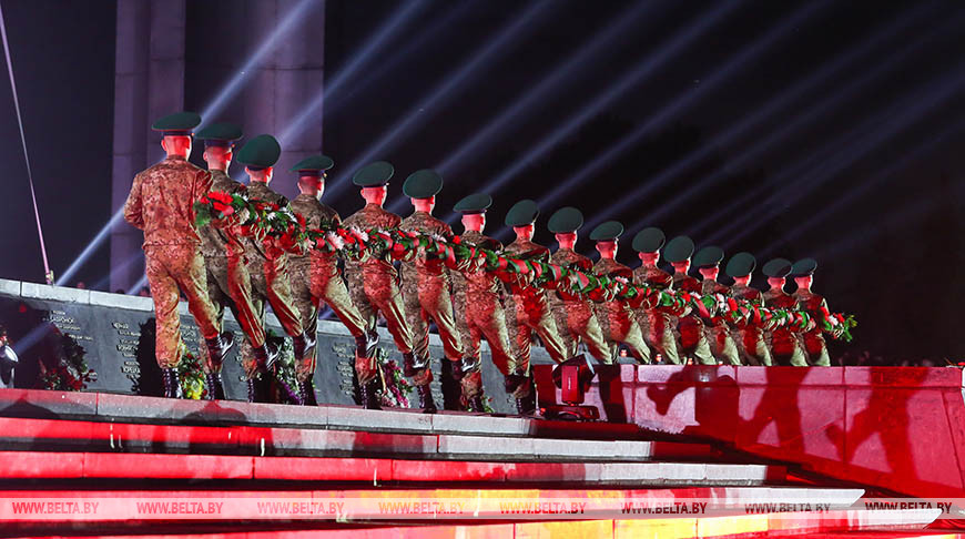 Во время митинг-реквиема. Фото из архива