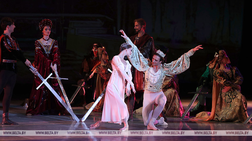 Во время праздничного гала-концерта Во время праздничного гала-концерта