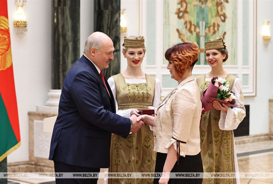 Мастер производственного обучения Могилевского государственного профессионального лицея №1 Анна Евдокимова награждена орденом Матери