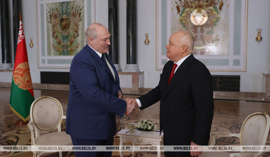 Александр Лукашенко и Дмитрий Киселев Александр Лукашенко и Дмитрий Киселев