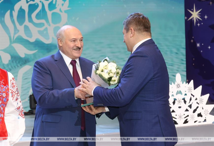 Благодарности Президента удостоен специальный корреспондент отдела выпуска главной дирекции АТН Сергей Луговской