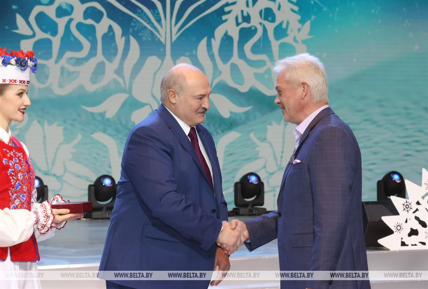 Медалью "За трудовые заслуги" награжден обозреватель отдела издательского дома "Беларусь сегодня" Андрей Муковозчик