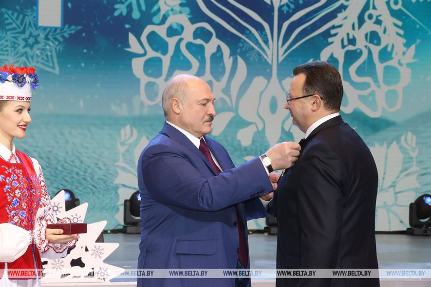 Министр здравоохранения Дмитрий Пиневич удостоен ордена Почета