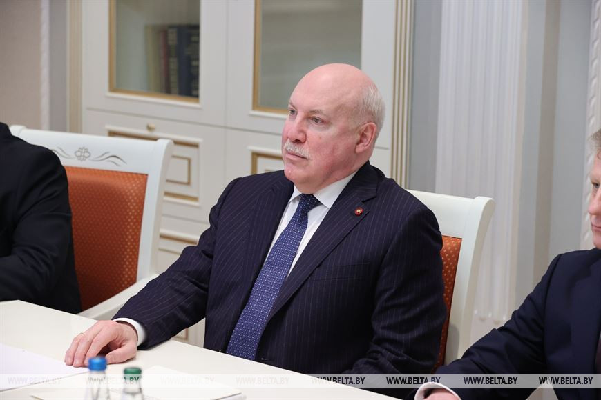 Дмитрий Мезенцев Дмитрий Мезенцев