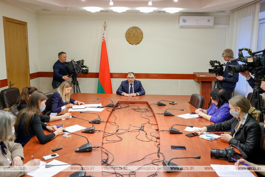 Во время брифинги для СМИ