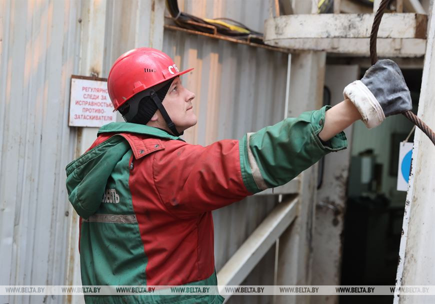 Мастер буровых работ Андрей Мыгаль Мастер буровых работ Андрей Мыгаль