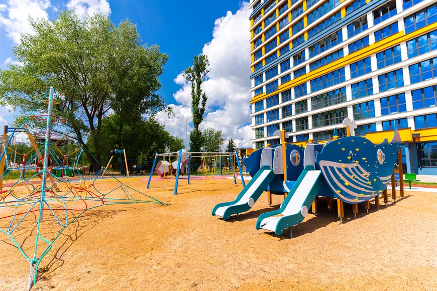 Детская площадка возле дома "Стамбул" в квартале "Южная Европа" Minsk World Детская площадка возле дома "Стамбул" в квартале "Южная Европа" Minsk World
