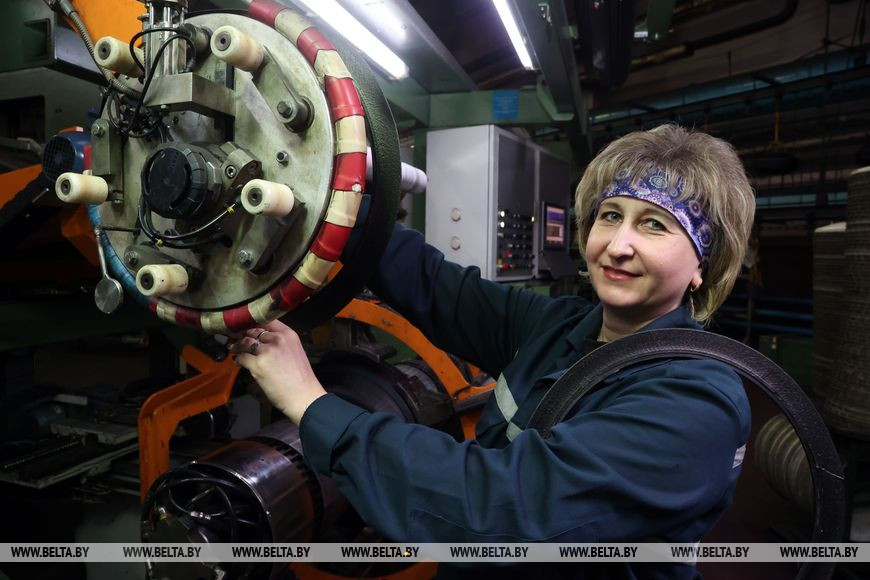 Сборщик шин Светлана Бизун Сборщик шин Светлана Бизун