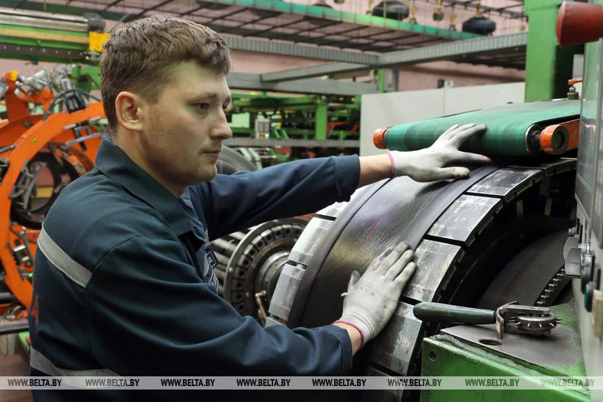 Сборщик шин Артем Радченко Сборщик шин Артем Радченко