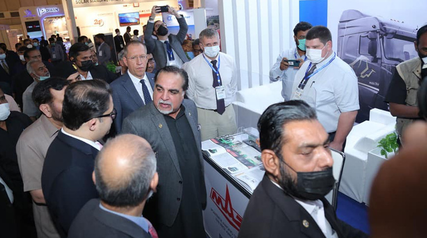 На выставке. Фото МАЗ На выставке. Фото МАЗ