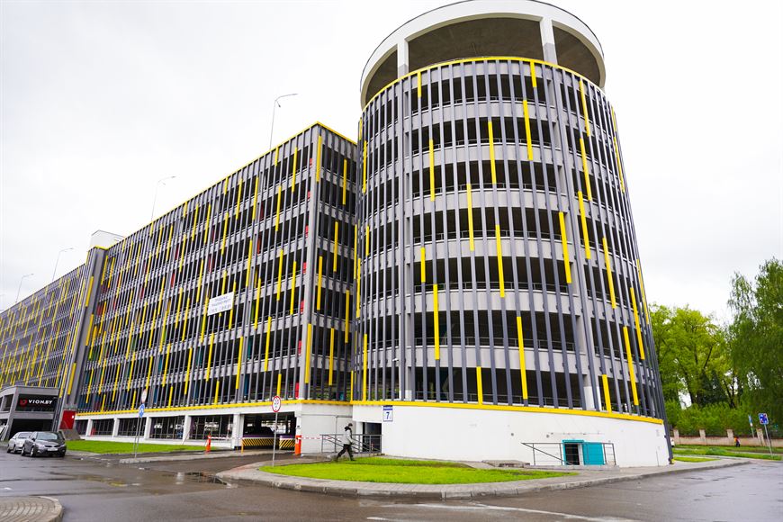 Машину можно оставить в комфортном паркинге Машину можно оставить в комфортном паркинге