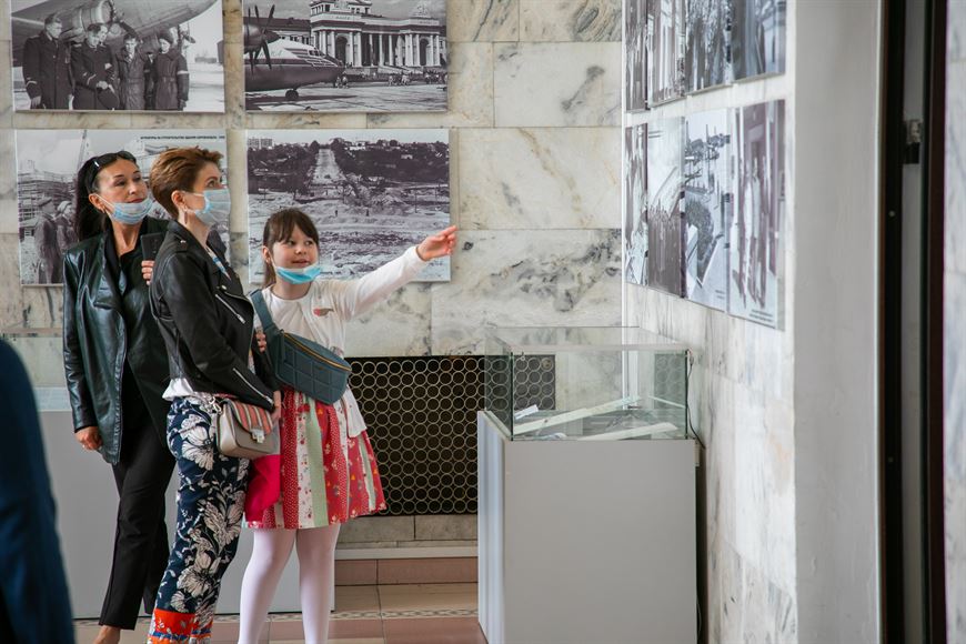 В здании Национального аэропорта тоже есть на что посмотреть В здании Национального аэропорта тоже есть на что посмотреть