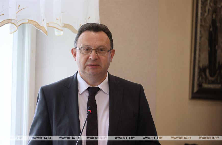 Министр здравоохранения Дмитрий Пиневич Министр здравоохранения Дмитрий Пиневич