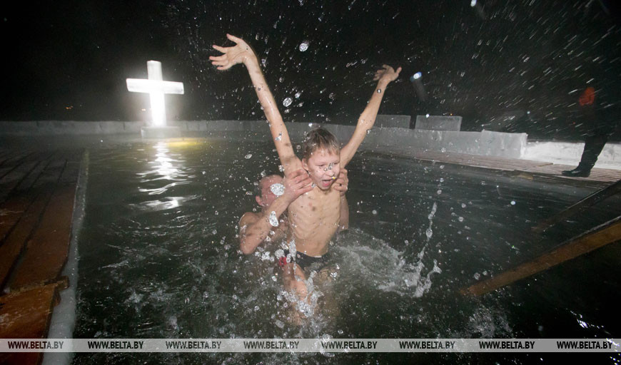 Во время крещенского купания на Цнянском водохранилище, 2017 год Во время крещенского купания на Цнянском водохранилище, 2017 год