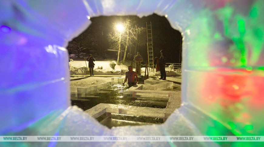 Крещенское купание прошло на водохранилище Вяча, 2016 год Крещенское купание прошло на водохранилище Вяча, 2016 год