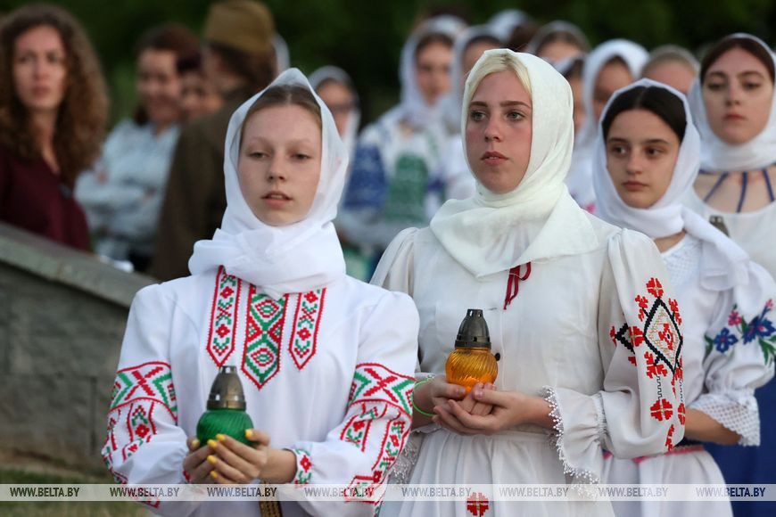 Митинг-реквием "Звон скорби" на мемориальном комплексе "Буйничское поле"