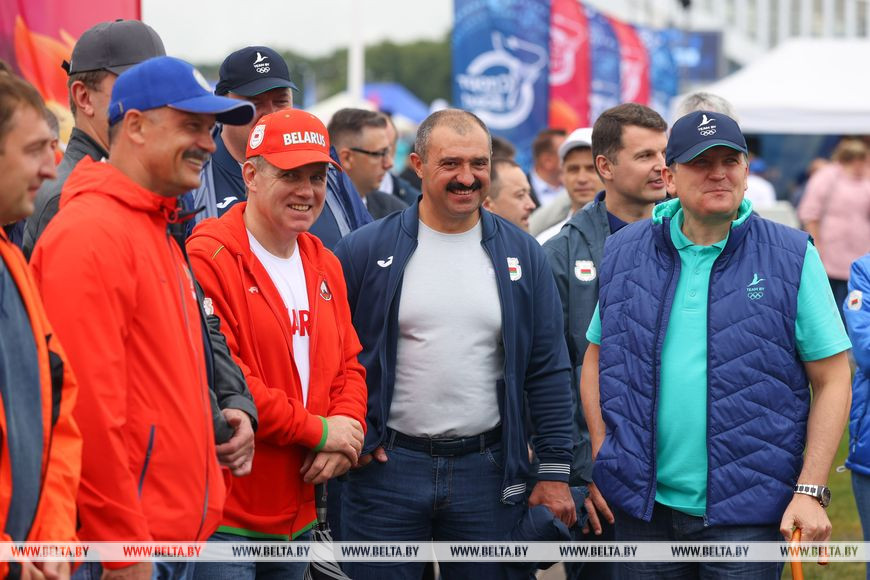 Виктор Лукашенко посещает фестиваль Виктор Лукашенко посещает фестиваль