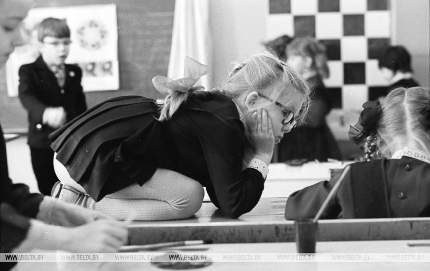Минская школа № 130. В экспериментальном первом классе, 1978 год Минская школа № 130. В экспериментальном первом классе, 1978 год