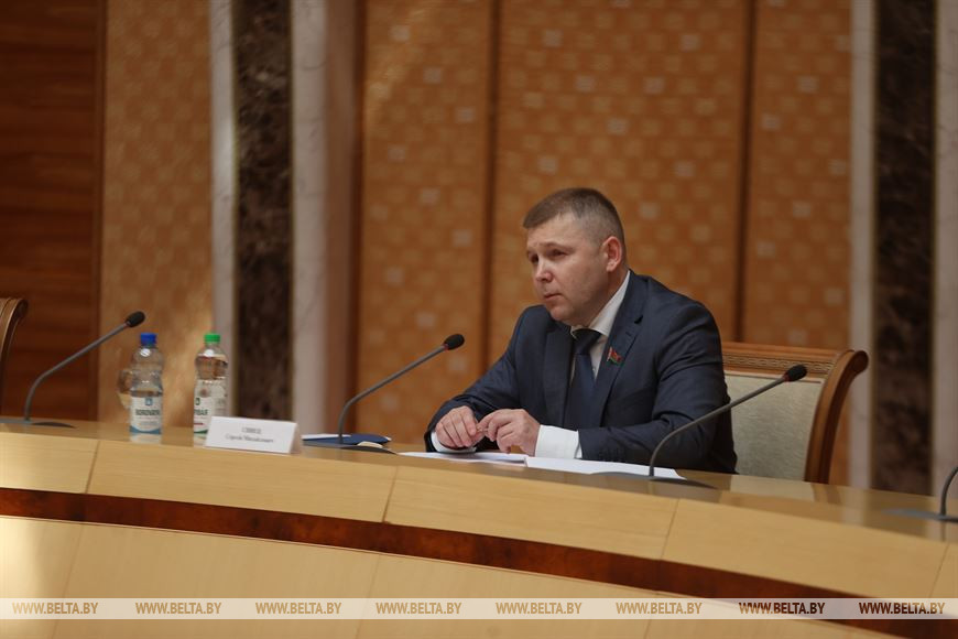 Председатель Постоянной комиссии Совета Республики по законодательству и государственному строительству Сергей Сивец Председатель Постоянной комиссии Совета Республики по законодательству и государственному строительству Сергей Сивец