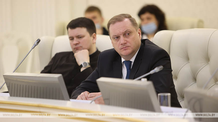 Во время заседания Во время заседания