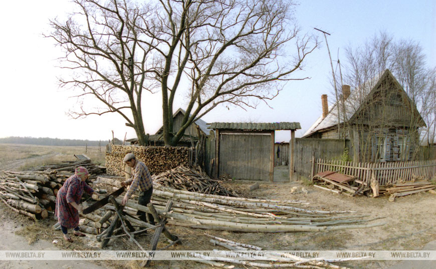 Были и те, кто не уехал из деревень чернобыльской зоны, подлежащих полному выселению, Жизнь после Чернобыля, 1990 год