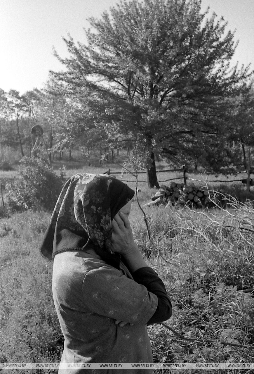 Жительница деревни Ломачи Хойникского района, 1989 год
