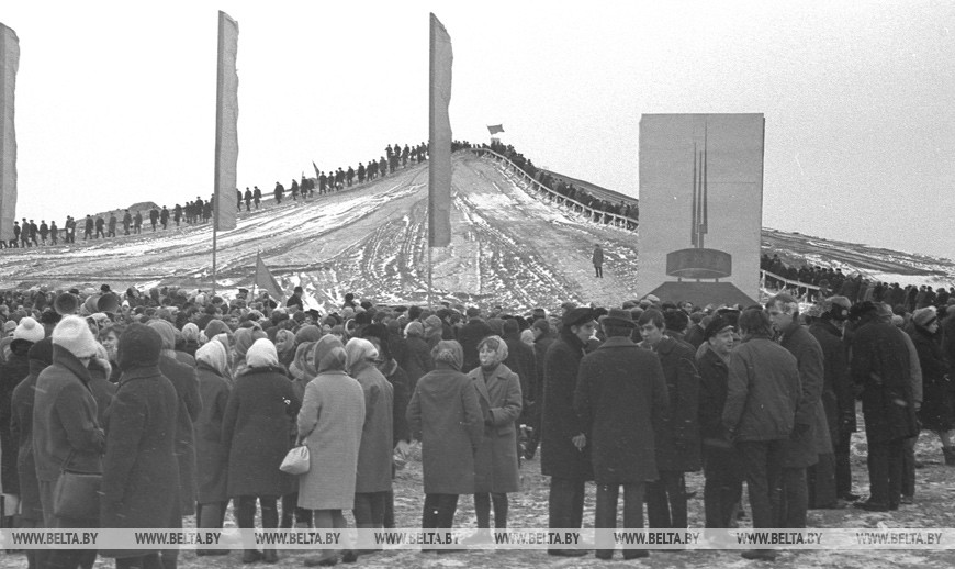 Засыпка Кургана Славы, 1967 год Засыпка Кургана Славы, 1967 год