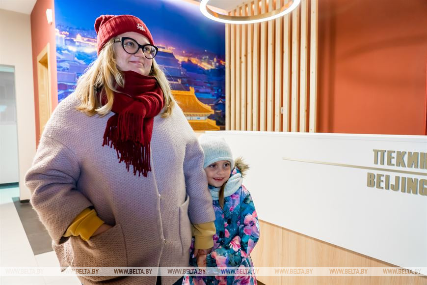 Анастасия пришла на приёмку вместе с дочерью Анастасия пришла на приёмку вместе с дочерью