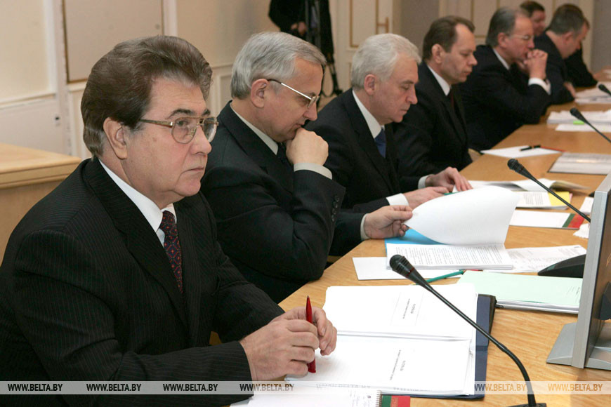 Во время совещания с Александром Лукашенкопо по вопросам политики республики Беларусь в многосторонних интеграционных объединениях на пространстве Содружества Независимых Государств, 2006 год Во время совещания с Александром Лукашенкопо по вопросам политики республики Беларусь в многосторонних интеграционных объединениях на пространстве Содружества Независимых Государств, 2006 год