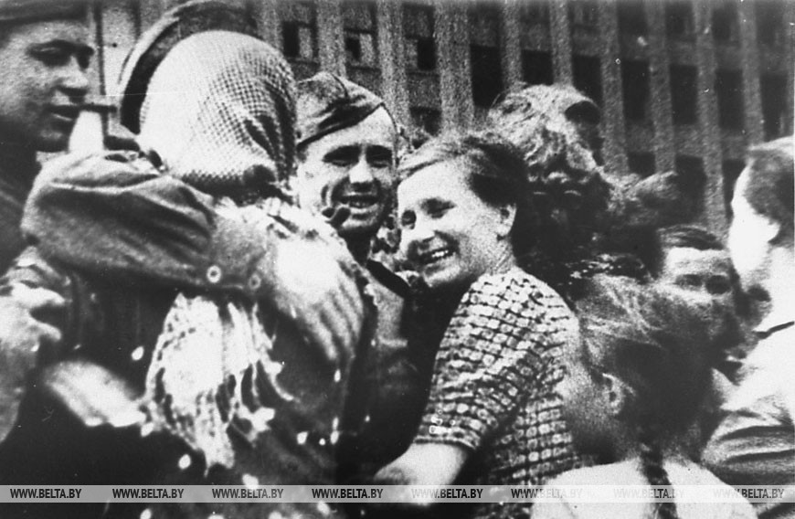 Встреча воинов-освободителей в столице, 1944 год