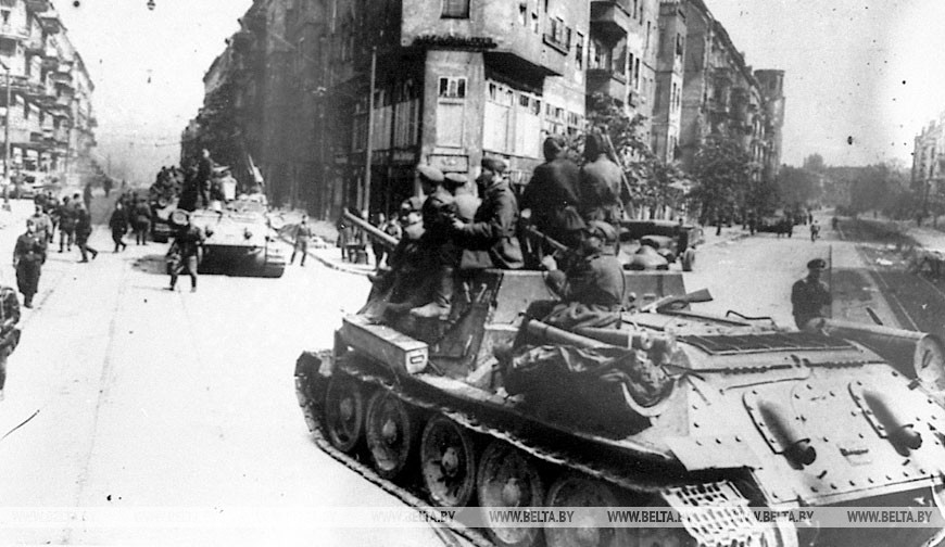 Советские танки в Берлине, май 1945 года