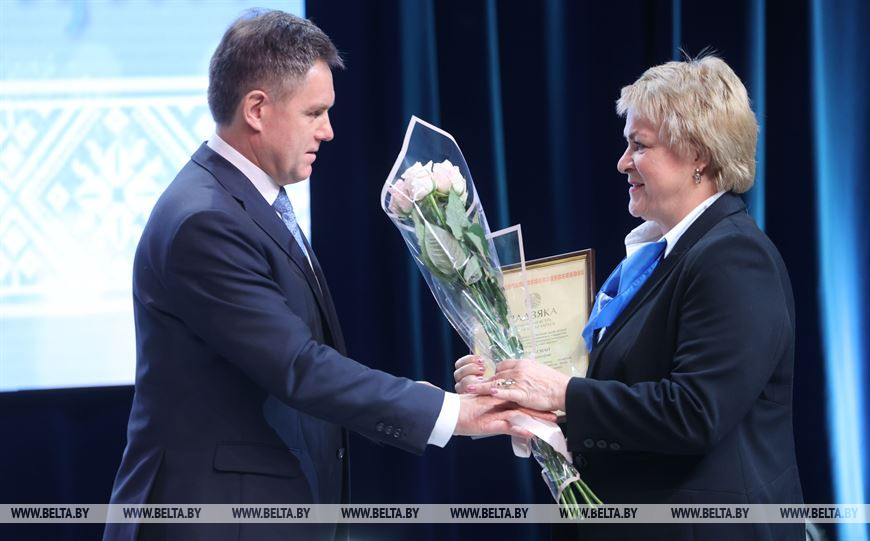 Вице-премьер Игорь Петришенко и Наталья Петрачкова