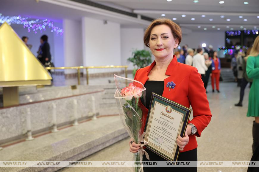 В номинации "Лучший интернет-проект редакции СМИ и сетевого издания" диплом вручен автору проекта "Судьбы женщин - судьба единой Беларуси" - обозревателю Белорусского телеграфного агентства Алине Гришкевич