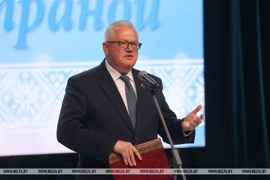 Министр образования Игорь Карпенко