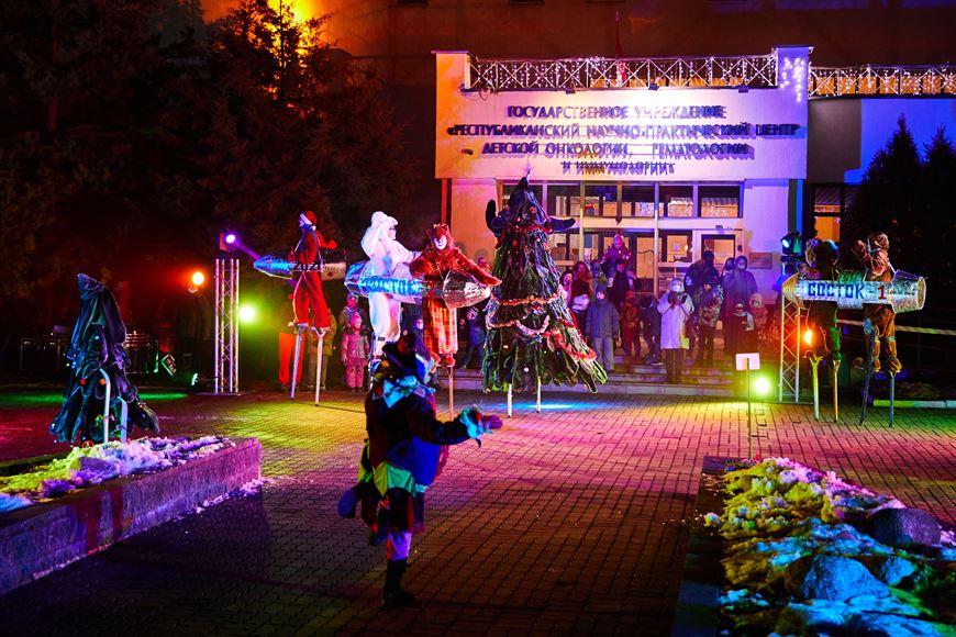 Новогодний праздник для детей, находящихся на лечении в РНПЦ детской онкологии, гематологии и иммунологии, 20 декабря 2020 года Новогодний праздник для детей, находящихся на лечении в РНПЦ детской онкологии, гематологии и иммунологии, 20 декабря 2020 года