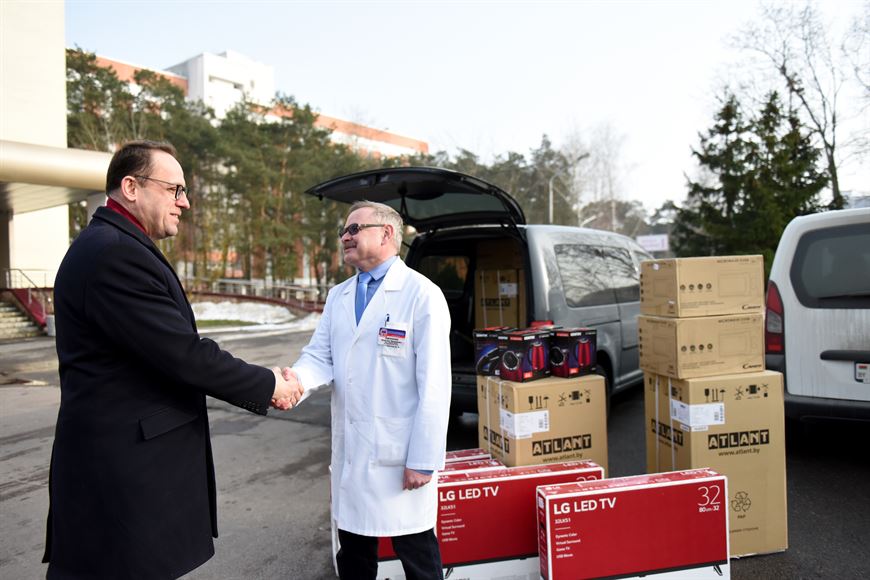 Егор Хрусталев: "За прошедший год "Евроопт" оказал благотворительную и спонсорскую помощь на сумму более 7 миллионов рублей" Егор Хрусталев: "За прошедший год "Евроопт" оказал благотворительную и спонсорскую помощь на сумму более 7 миллионов рублей"