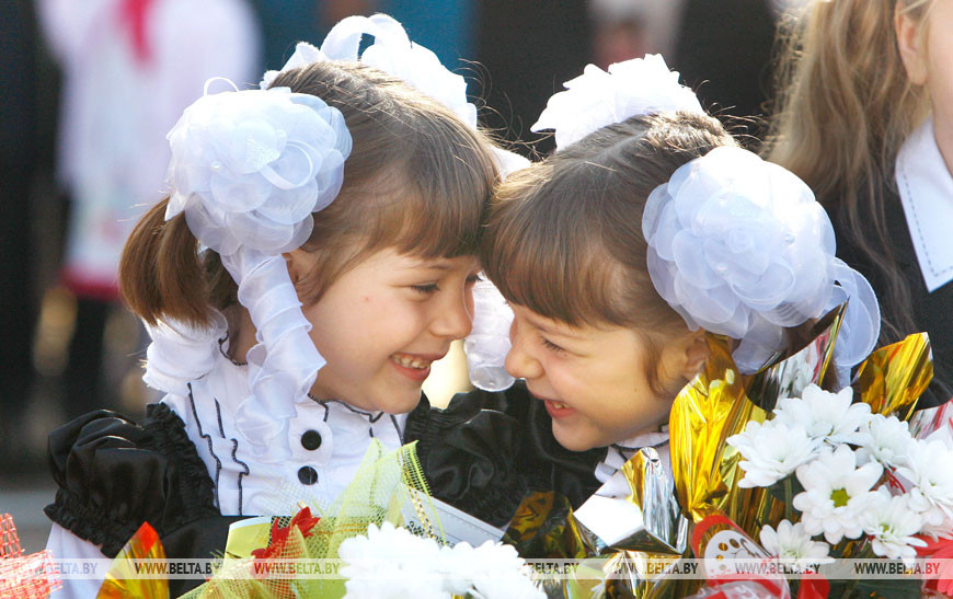 На линейке в слуцкой школе №8, 2013 год На линейке в слуцкой школе №8, 2013 год