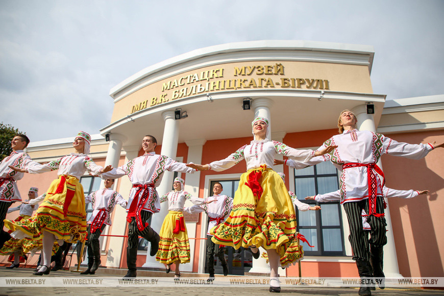 Церемония открытия скульптурной композиции в Белыничах, приуроченная ко Дню белорусской письменности