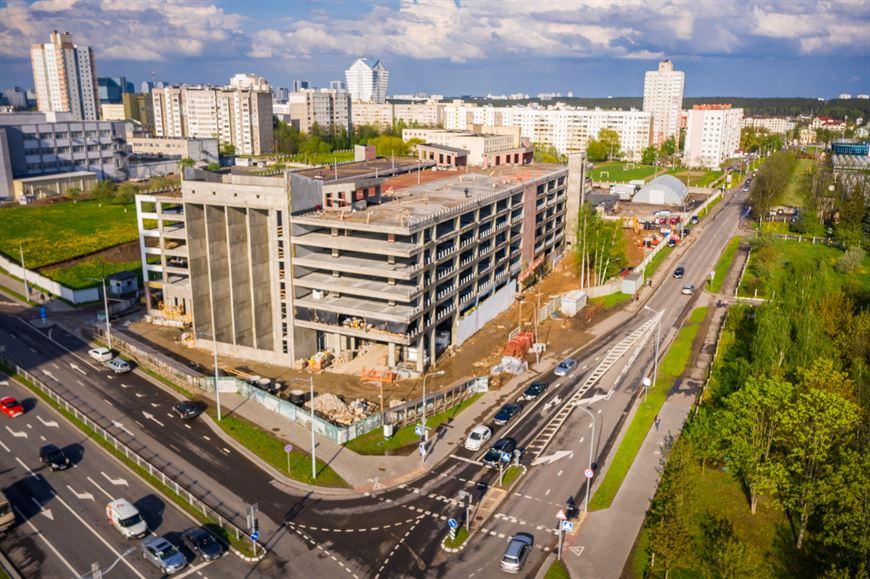 Паркинг на улице Макаенка,9 Паркинг на улице Макаенка,9