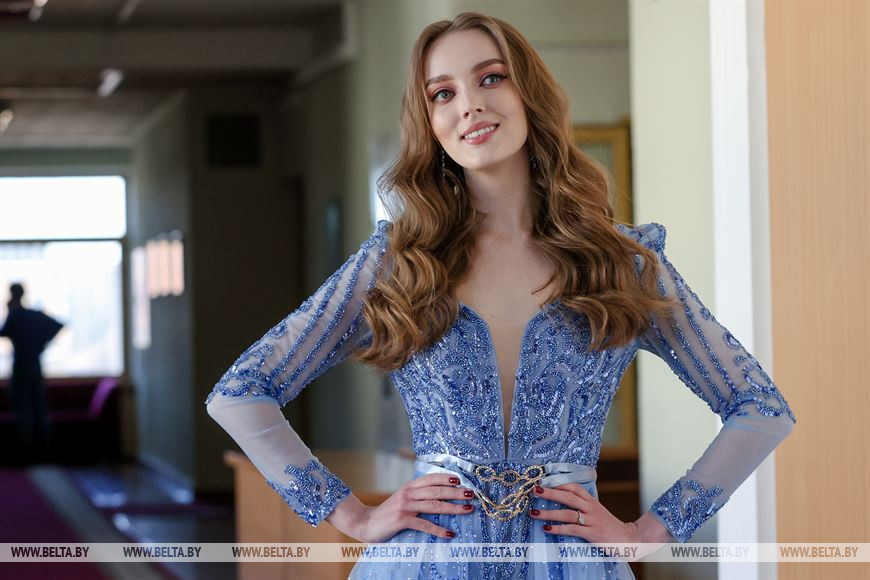 "Первая вице-королева студенчества" Вероника Цубикова "Первая вице-королева студенчества" Вероника Цубикова