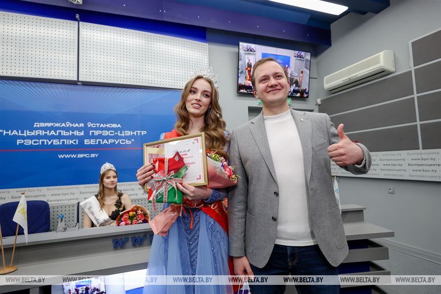 Первая вице-королева студенчества" Вероника Цубикова и первый секретарь Центрального комитета БРСМ, член Совета Республики Дмитрий Воронюк Первая вице-королева студенчества" Вероника Цубикова и первый секретарь Центрального комитета БРСМ, член Совета Республики Дмитрий Воронюк