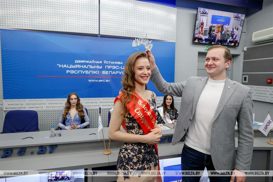 Титул "Вторая вице-королева студенчества" завоевала студентка Белорусского государственного университета имени Максима Танка Екатерина Дебелая Титул "Вторая вице-королева студенчества" завоевала студентка Белорусского государственного университета имени Максима Танка Екатерина Дебелая