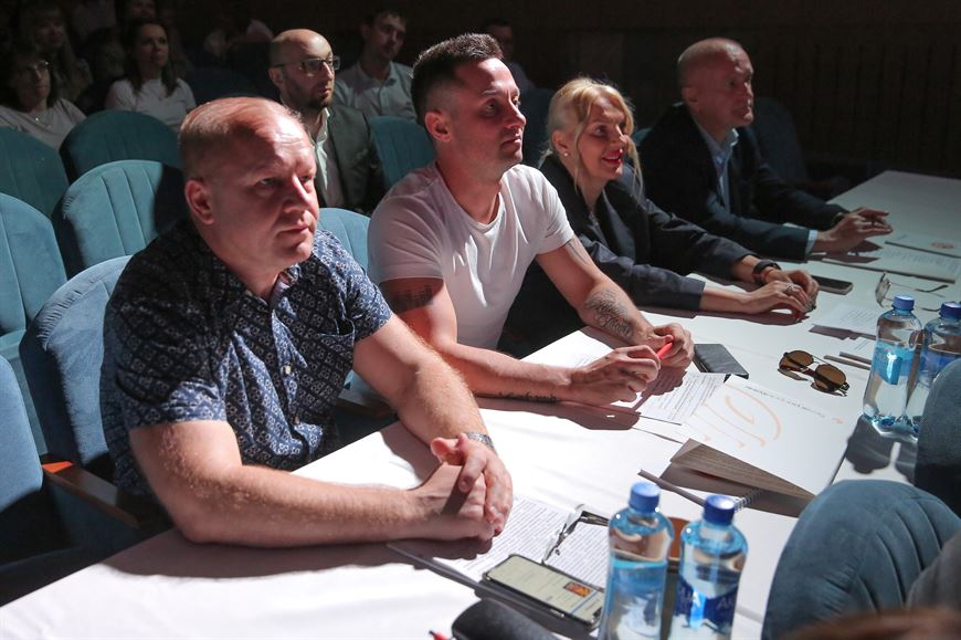 Конкурсантов оценивал звездный состав жюри Конкурсантов оценивал звездный состав жюри