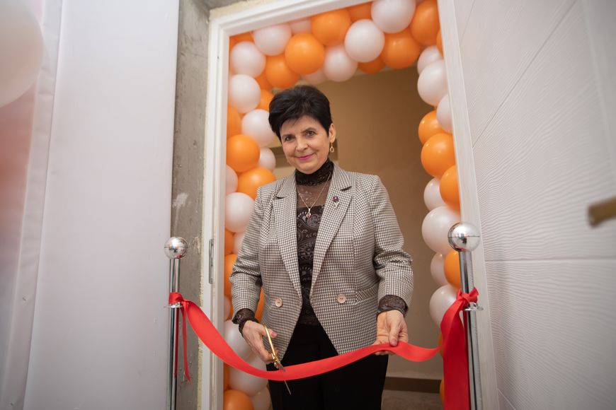 Эмилия Мясникова – победительница рекламной игры "Квартира за заначку", в которой было разыграно 4 квартиры Эмилия Мясникова – победительница рекламной игры "Квартира за заначку", в которой было разыграно 4 квартиры