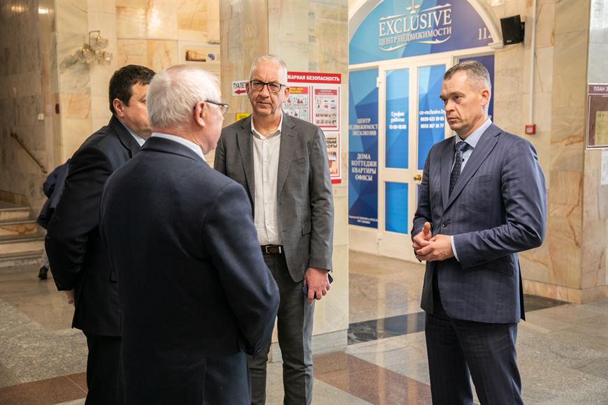 Павел Овчаров рассказал руководителям ветеранского объединения о стартовавшей праздничной акции