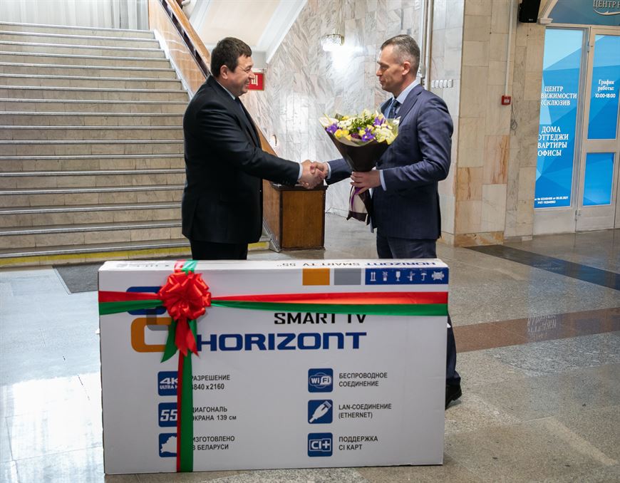 Накануне праздника Победы представители застройщика приехали в Белорусское общественное объединение ветеранов