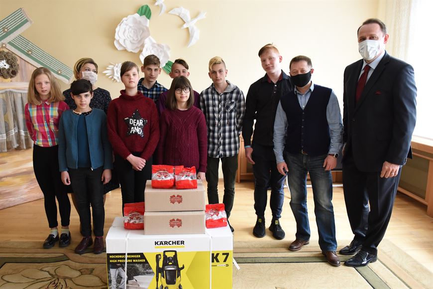 Понемуньскому детскому дому привезли нужную в хозяйстве мойку высокого давления Понемуньскому детскому дому привезли нужную в хозяйстве мойку высокого давления