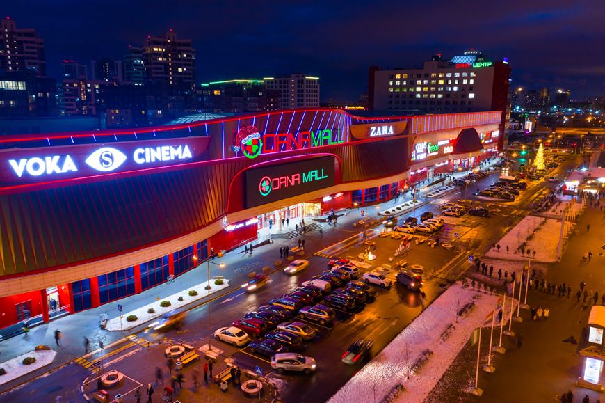 Здесь находится торгово-развлекательный центр Dana Mall Здесь находится торгово-развлекательный центр Dana Mall