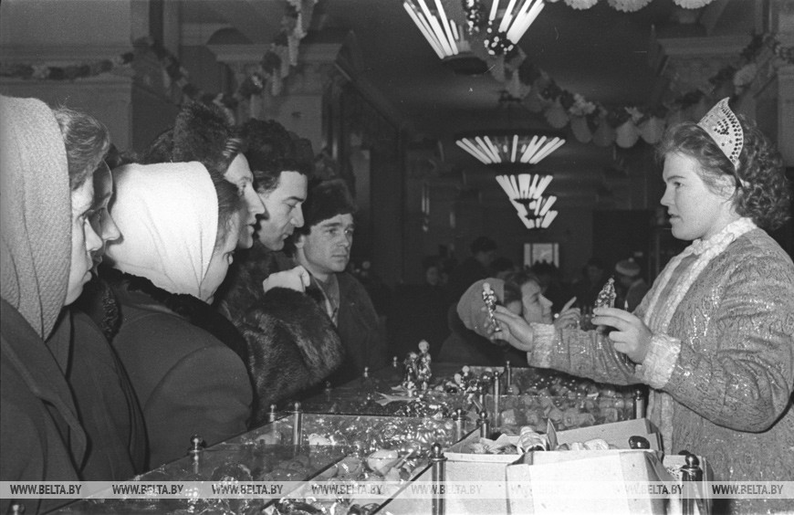 Предновогодняя торговля в Минске, 1959 год